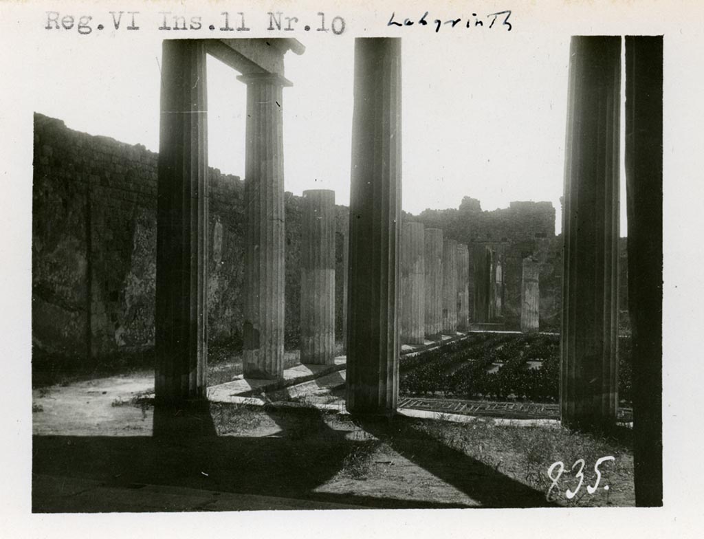 VI.11.10 Pompeii. Pre-1937-39. Peristyle 36, looking south along east side of peristyle.
Photo courtesy of American Academy in Rome, Photographic Archive. Warsher collection no. 835.

