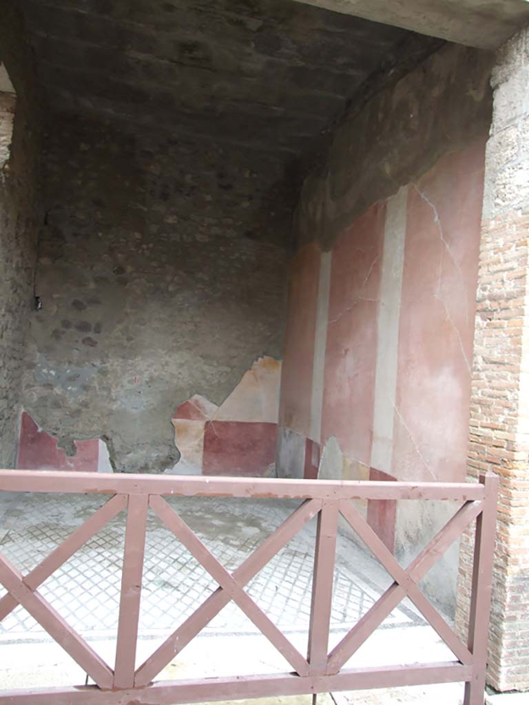 VI.11.10 Pompeii. December 2006. 
Doorway to room 37, in south-east corner of the peristyle. Looking south.
