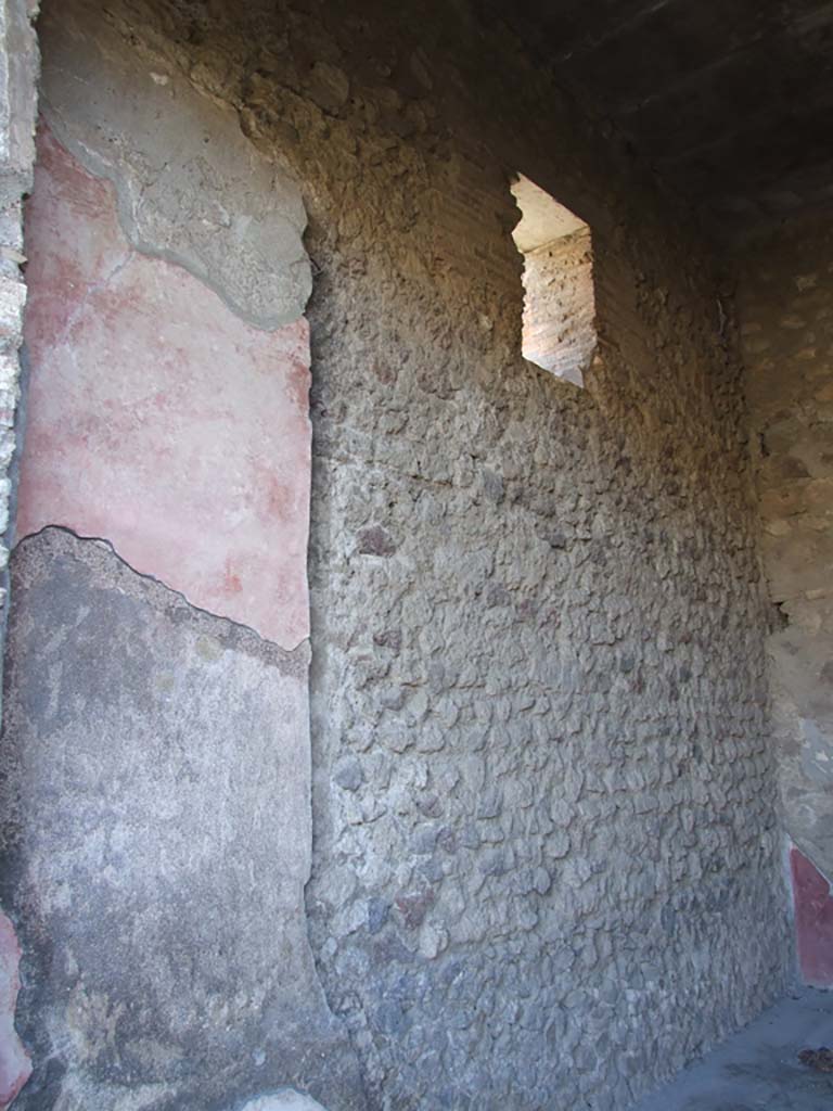 VI.11.10 Pompeii. December 2007. Room 37, east wall.