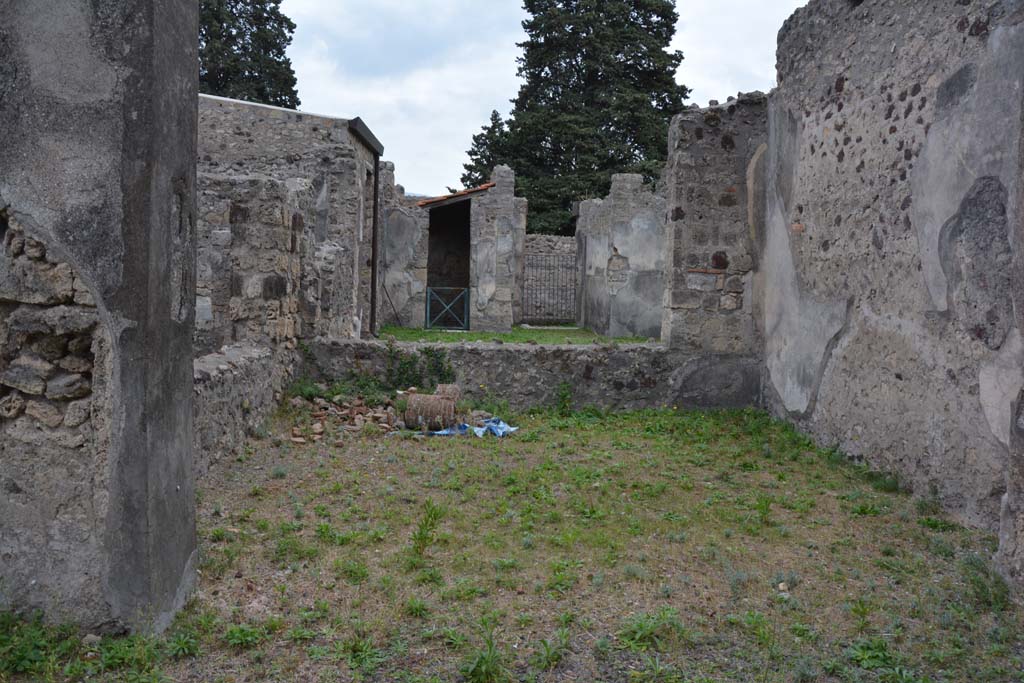 VI.11.10 Pompeii. October 2017. Room 38, looking south across flooring towards atrium 3 of VI.11.9. 
Foto Annette Haug, ERC Grant 681269 DÉCOR

