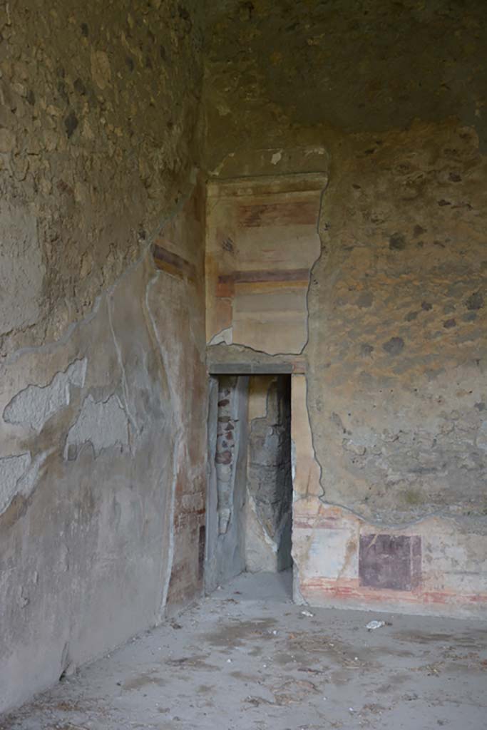 VI.11.10 Pompeii. October 2017. Room 40, north-west corner and doorway to room 41.
Foto Annette Haug, ERC Grant 681269 DCOR

