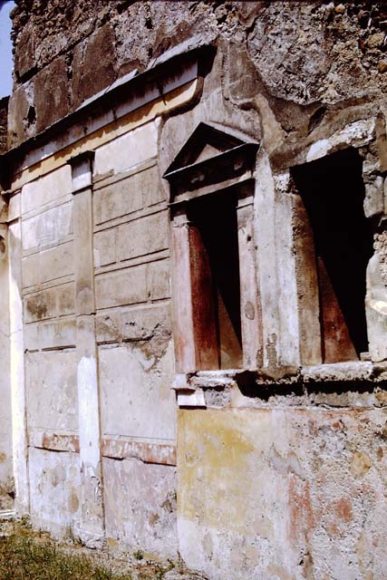 VI.12.2 Pompeii. September 2015. Large niche in rear north wall.