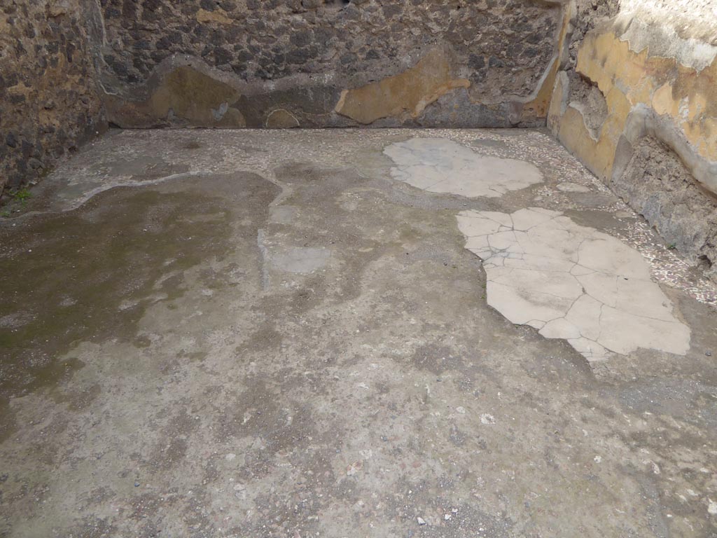 VI.12.2 Pompeii. April 2019. Looking west into third room on west side of atrium. Photo courtesy of Rick Bauer.