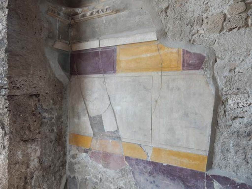 VI.12.2 Pompeii. September 2015. North wall of third room on west side of atrium, with doorway to west ala.