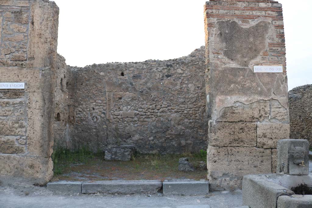 VI.13.7 Pompeii. December 2018. Looking north to shop entrance doorway. Photo courtesy of Aude Durand.
