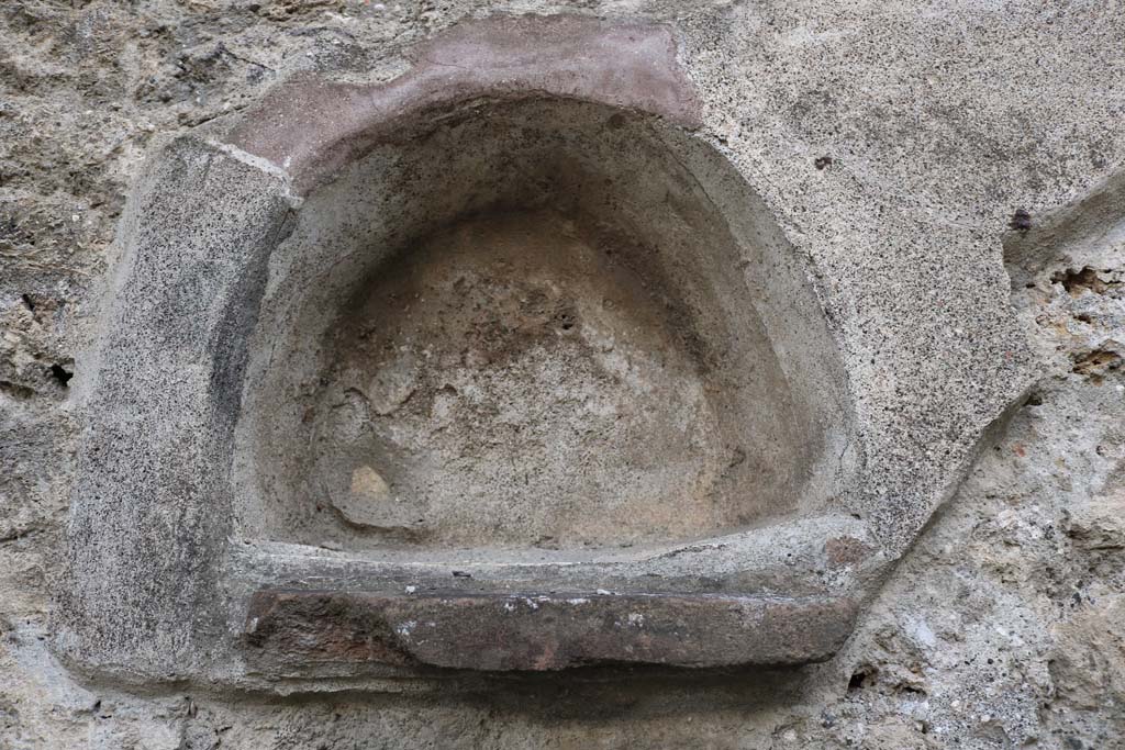 VI.13.7 Pompeii. December 2018. Niche in west wall at south end. Photo courtesy of Aude Durand.