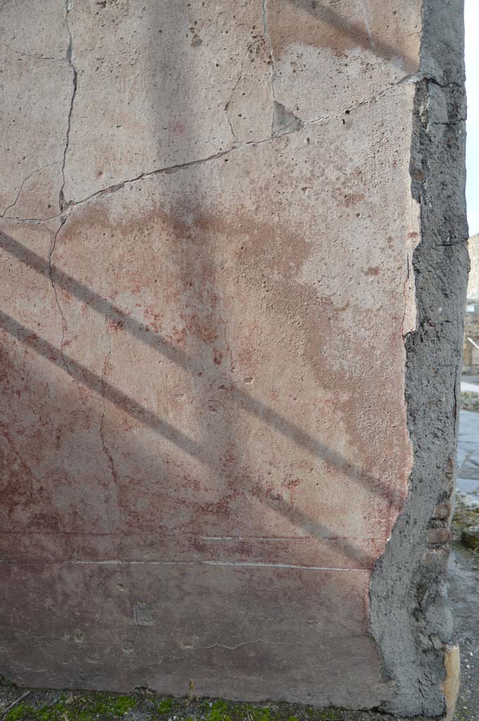VI.14.22 Pompeii. March 2018. Looking towards detail of plaster on north side of entrance doorway.
Foto Taylor Lauritsen, ERC Grant 681269 DÉCOR.

