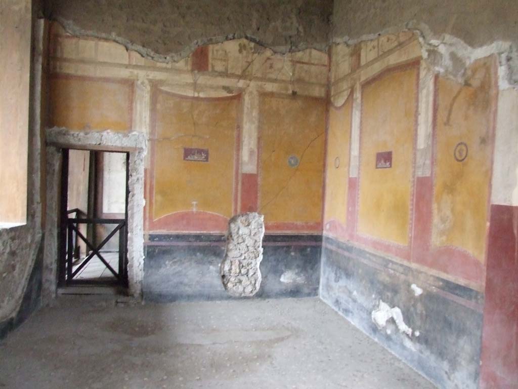 VI.15.1 Pompeii. May 2017. North wall of ala. Photo courtesy of Buzz Ferebee.
