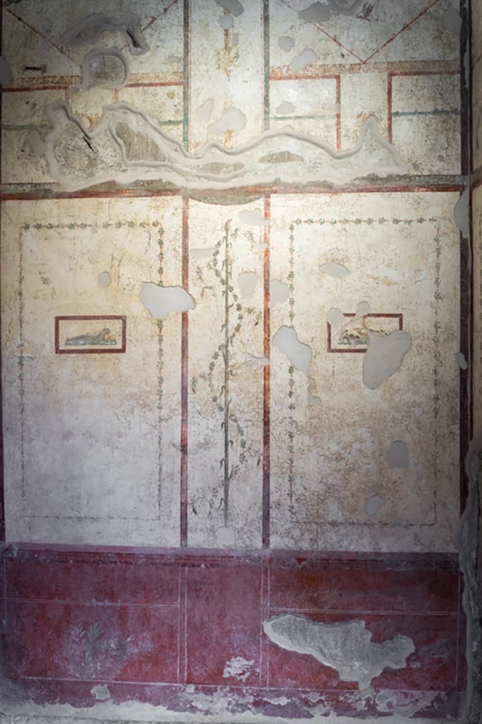 VI.15.1 Pompeii. July 2017. Looking across flooring towards north-east corner from doorway.
Foto Annette Haug, ERC Grant 681269 DÉCOR.
