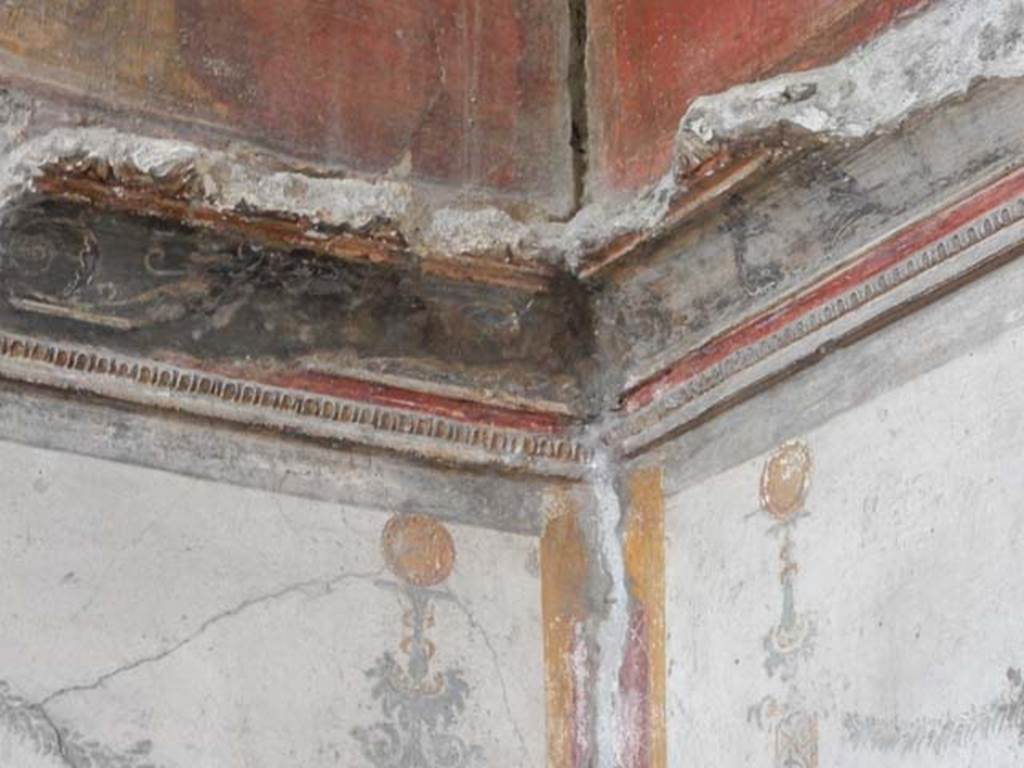 VI.15.1 Pompeii. May 2017. Detail from south-west corner. Photo courtesy of Buzz Ferebee.