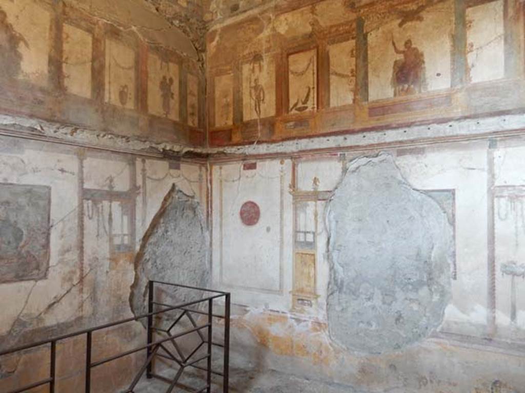 VI.15.1 Pompeii. May 2017. Looking towards the south-west corner. Photo courtesy of Buzz Ferebee.