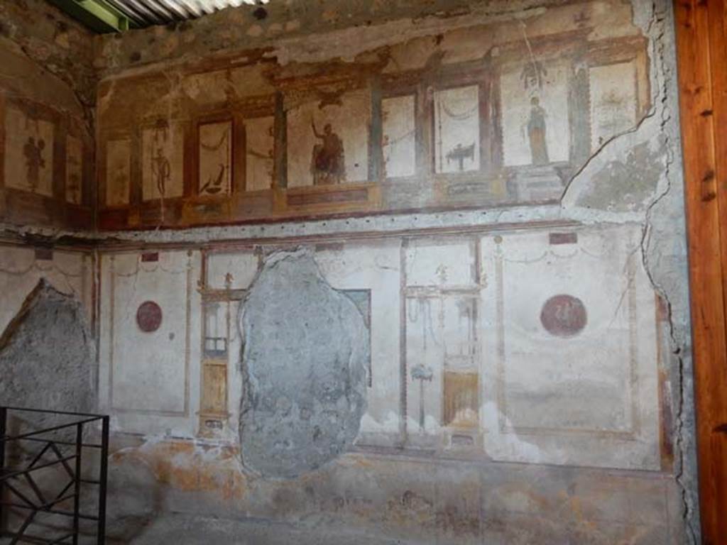VI.15.1 Pompeii. January 2017. Looking towards west wall of oecus.
Foto Annette Haug, ERC Grant 681269 DÉCOR.
