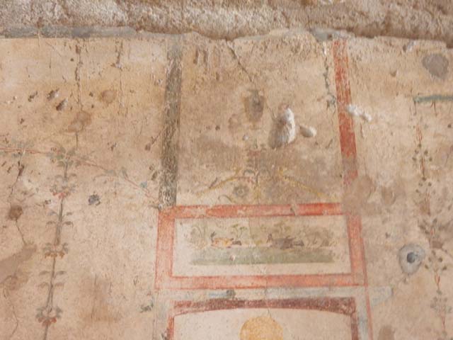 VI.15.1 Pompeii. May 2017. Painted panel of ducks, from east wall at north end. 
Photo courtesy of Buzz Ferebee.
