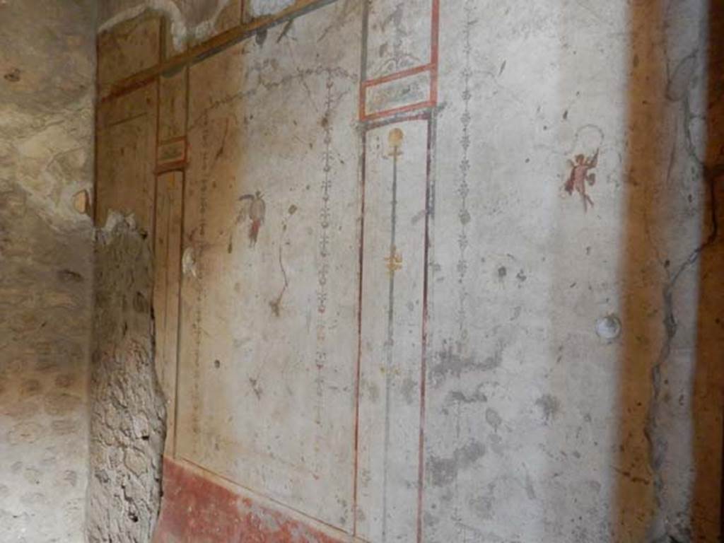 VI.15.1 Pompeii. May 2017. Looking towards south-west corner and west wall of bedroom.    Photo courtesy of Buzz Ferebee.
