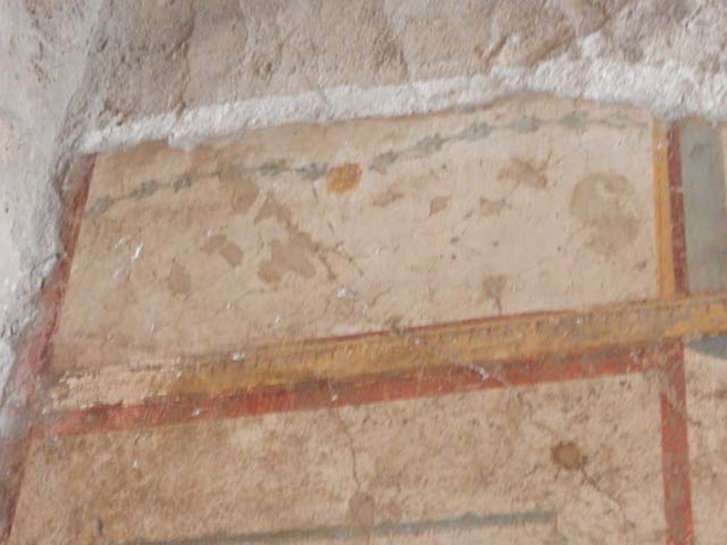 VI.15.1 Pompeii. May 2017. South end of west wall of bedroom, with painted panel of ducks.  Photo courtesy of Buzz Ferebee.
