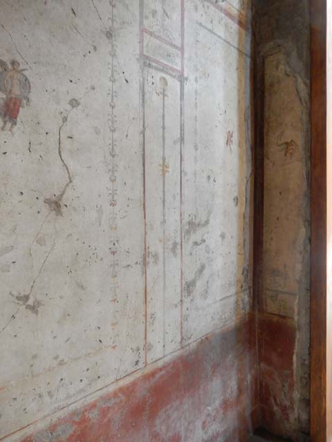 VI.15.1 Pompeii.  December 2006.  Detail of painted figures in bedroom to the South of Atrium.

