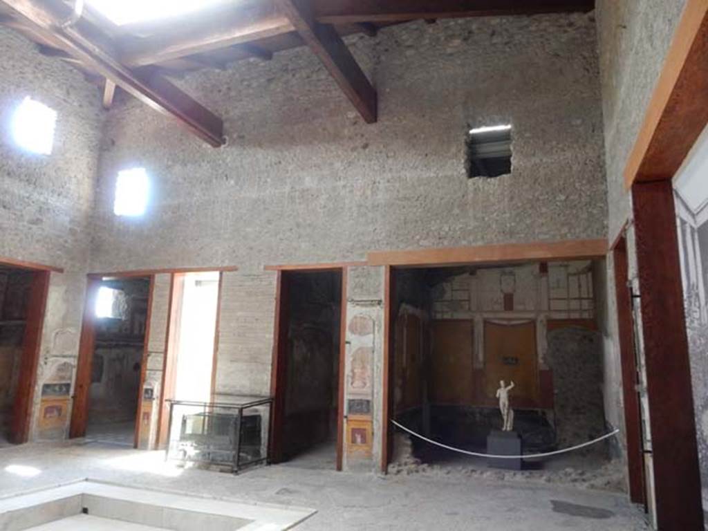 VI.15.1 Pompeii. May 2017. Doorway to south ala, on right. Photo courtesy of Buzz Ferebee.