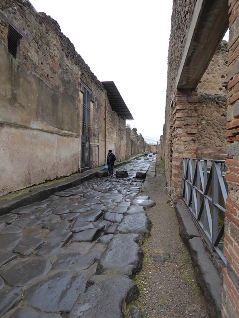 VI.15.1 Pompeii. July 2017. Looking north towards entrance doorway.
Foto Annette Haug, ERC Grant 681269 DÉCOR.
