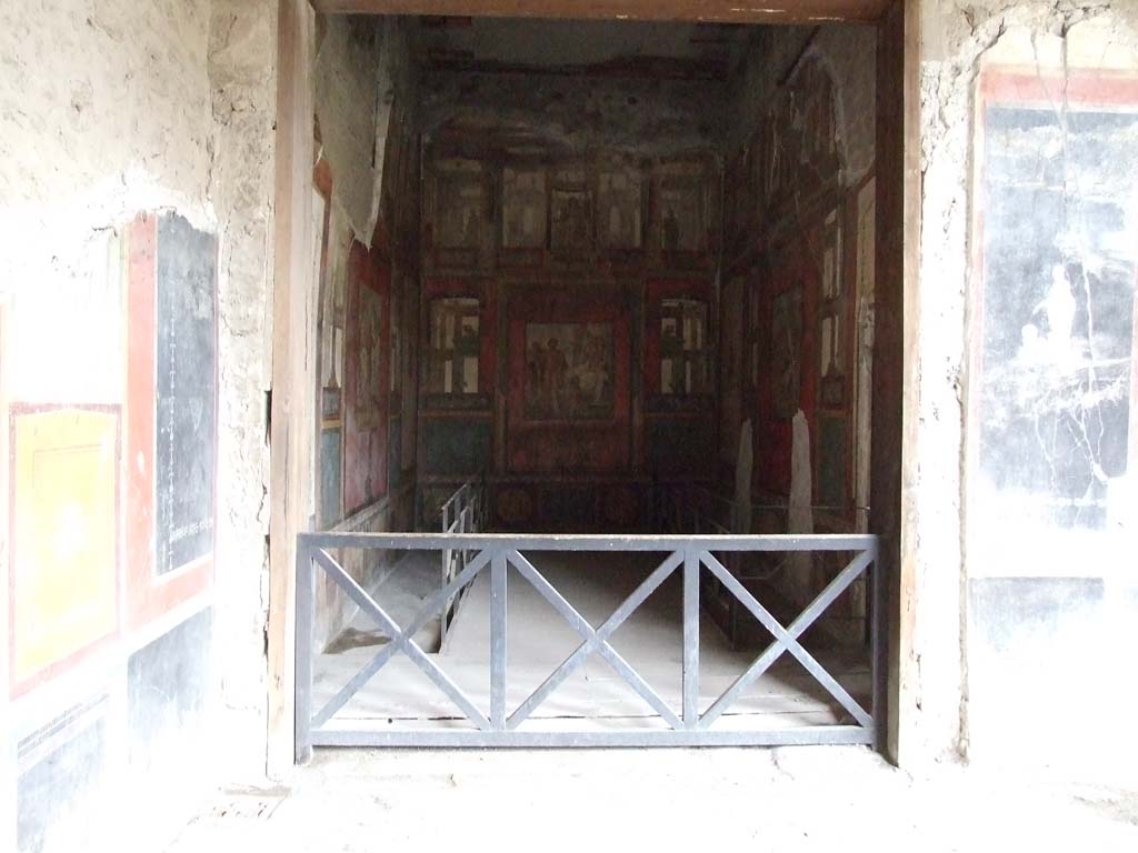 VI.15.1 Pompeii. December 2006. Looking east to doorway into exedra.