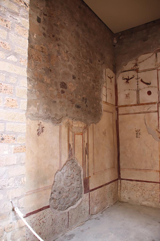 VI.15.1 Pompeii. October 2023. 
Looking towards north wall in cubiculum “u”. Photo courtesy of Klaus Heese.
