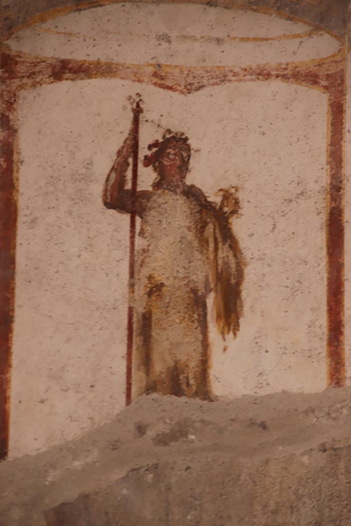 VI.15.1 Pompeii. October 2023. 
White cubiculum “u”, central figure from upper east wall. Photo courtesy of Klaus Heese.
