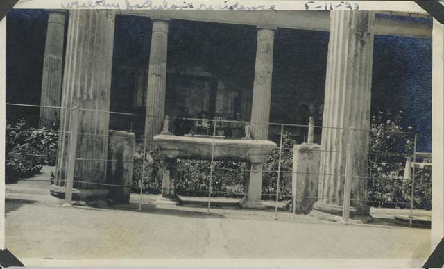 VI.15.1 Pompeii. South wall of peristyle. Painted panel. Photographed 1970-79 by Günther Einhorn, picture courtesy of his son Ralf Einhorn.