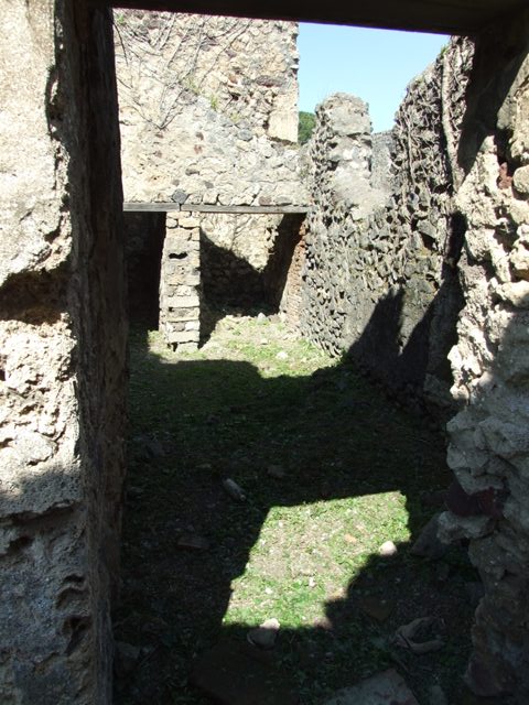 VI.15.5 Pompeii. March 2009. Room 1, altar on east wall of atrium.