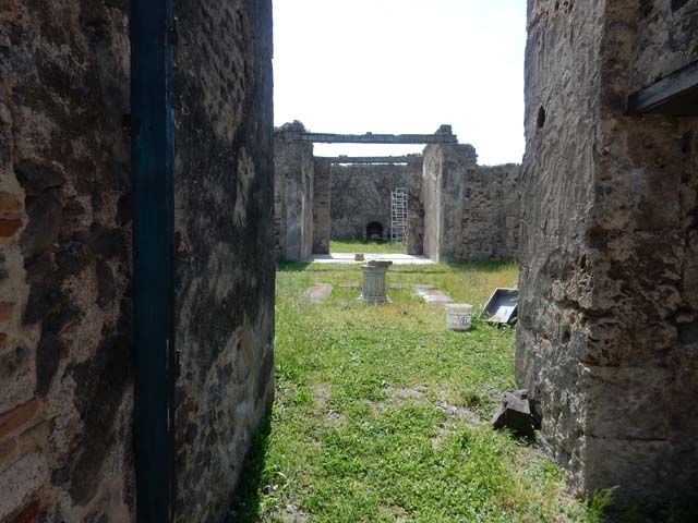 VI.15.5 Pompeii. March 2009. Room 2, small room or storeroom in north-west corner. 