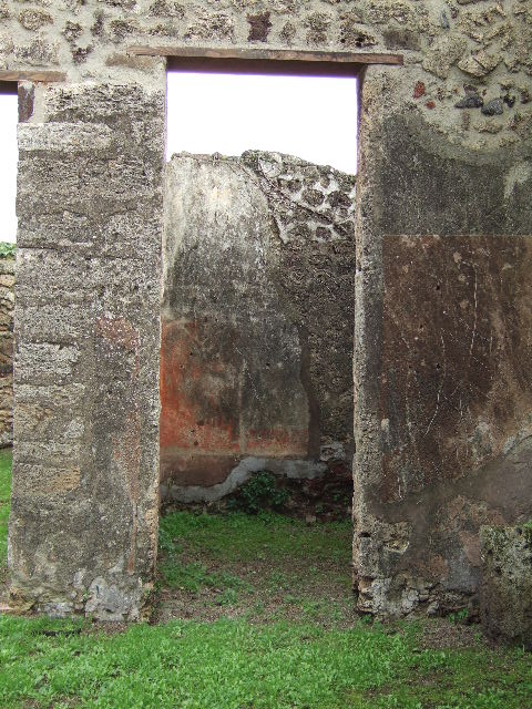 VI.16.32 Pompeii. March 2009. Room 5, North wall.