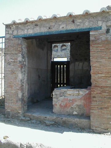 VI.16.33 Pompeii. December 2007. Detail of painting of bird from east wall. 