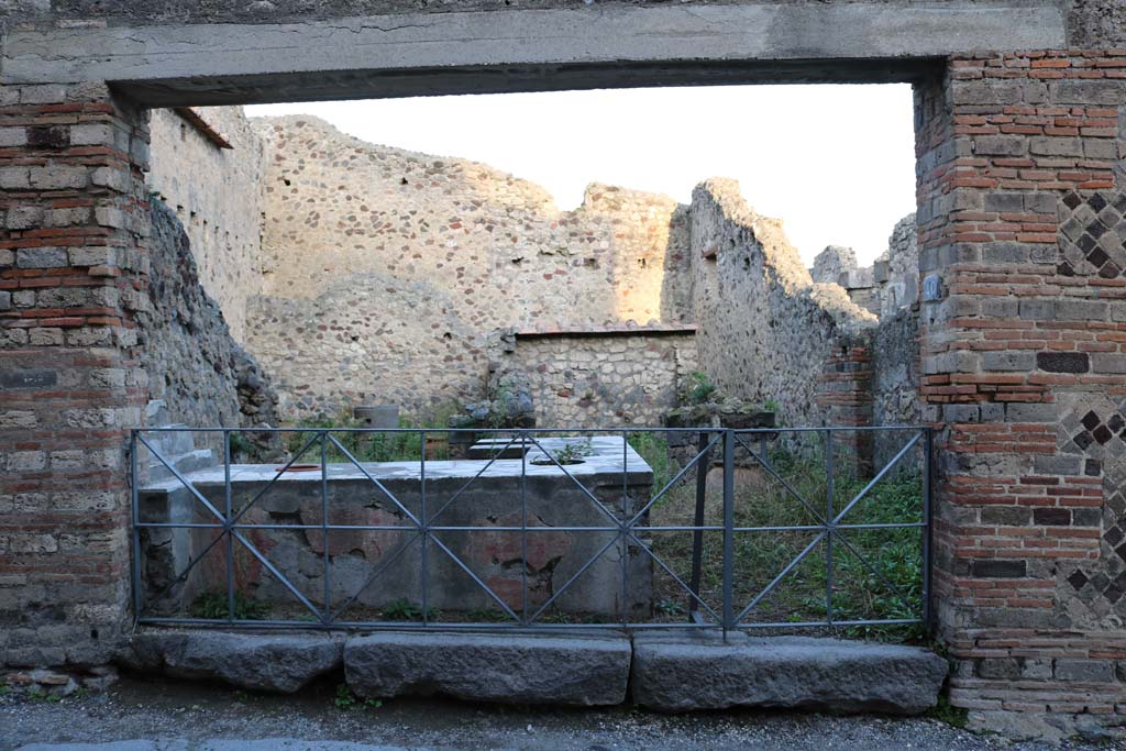 VI.16.40 Pompeii. December 2018. Looking east towards entrance doorway and room B. Photo courtesy of Aude Durand.