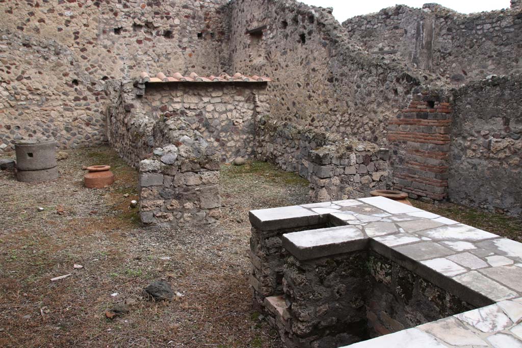 VI.16.40 Pompeii. October 2020. Looking south-east across bar-room towards room D, in centre right. Photo courtesy of Klaus Heese. 