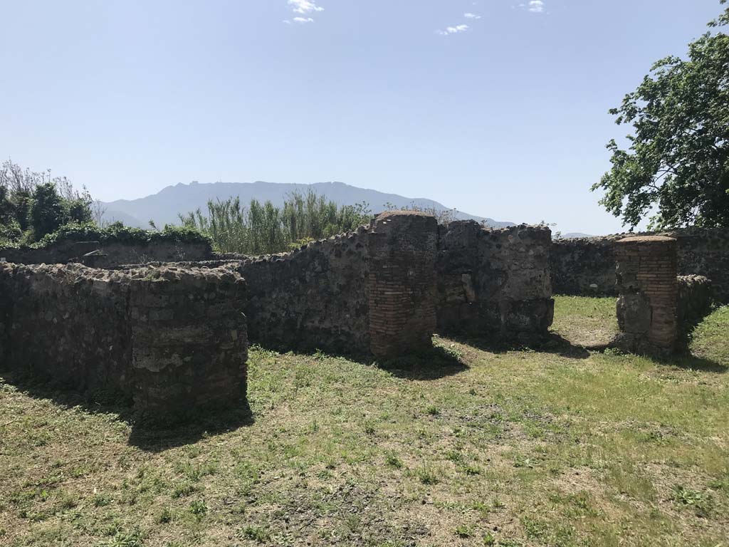 VI.17.1 Pompeii. April 2019. Looking south-west from entrance, towards doorways to rooms on south side.
Photo courtesy of Rick Bauer.
