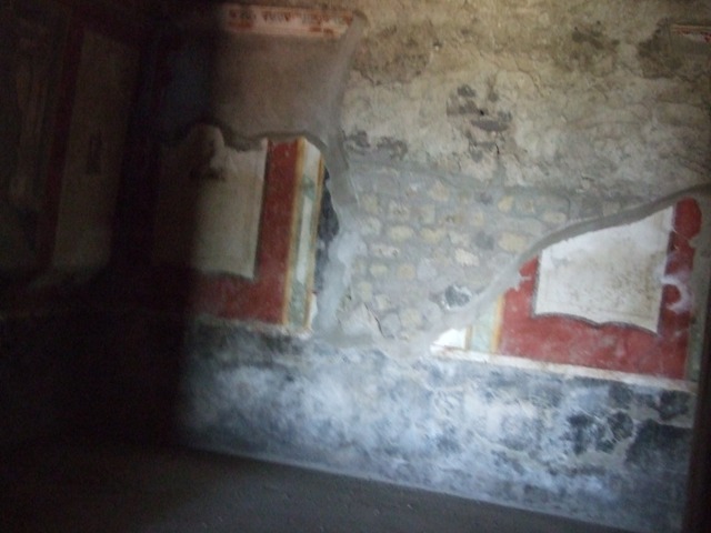 VI.17.42 From House of the Golden Bracelet looking towards rear of House of Fabius Rufus 