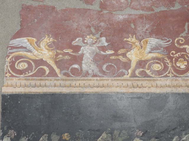VI.17.42 House of the Golden Bracelet.  Lower level room overlooking garden.    Decorated ceiling.