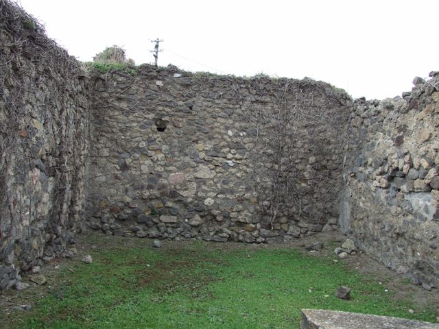 VII.2.5 Pompeii.  Shop.  December 2007.  South wall.