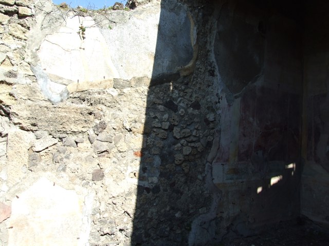 VII.2.16 Pompeii. March 2009. Doorway to Room 11.