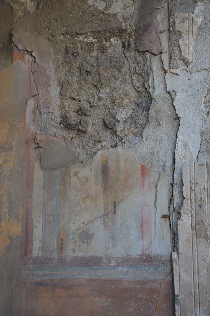 VII.2.16 Pompeii. October 2019. Exedra 17, painted panel from west wall at north end.
Foto Annette Haug, ERC Grant 681269 DÉCOR.

