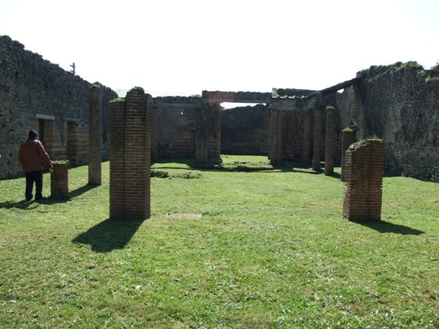 VII.2.18 Pompeii. March 2009. Looking south-west from east portico of peristyle garden.