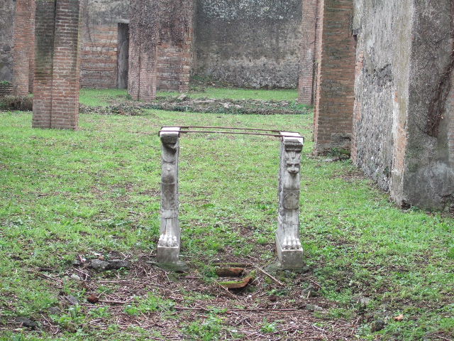 VII.2.18 Pompeii. March 2009. Room 3, east wall of cubiculum, with remains of wall painting in centre.