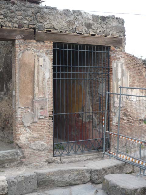 VII.2.45 Pompeii.  May 2006.  Vestibule.