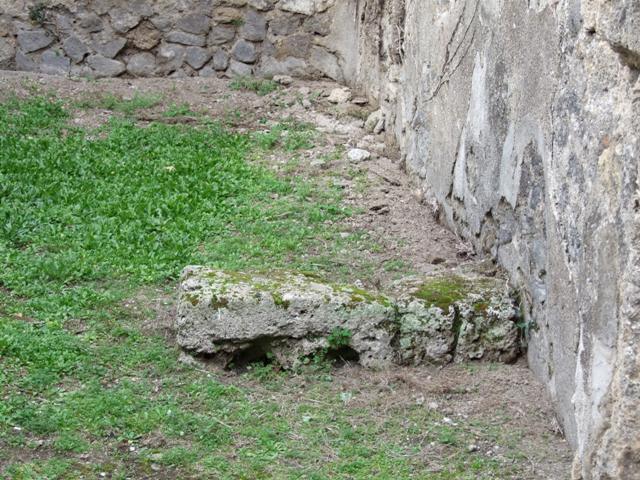 VII.2.50 Pompeii.  Shop.  December 2007.  Remains of stairs.