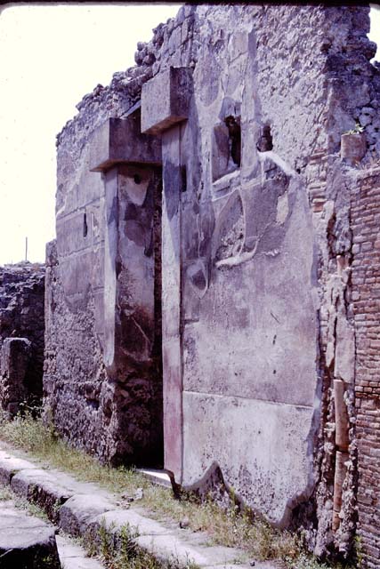 VII.2.51 Pompeii. December 2004. North-west corner of atrium.