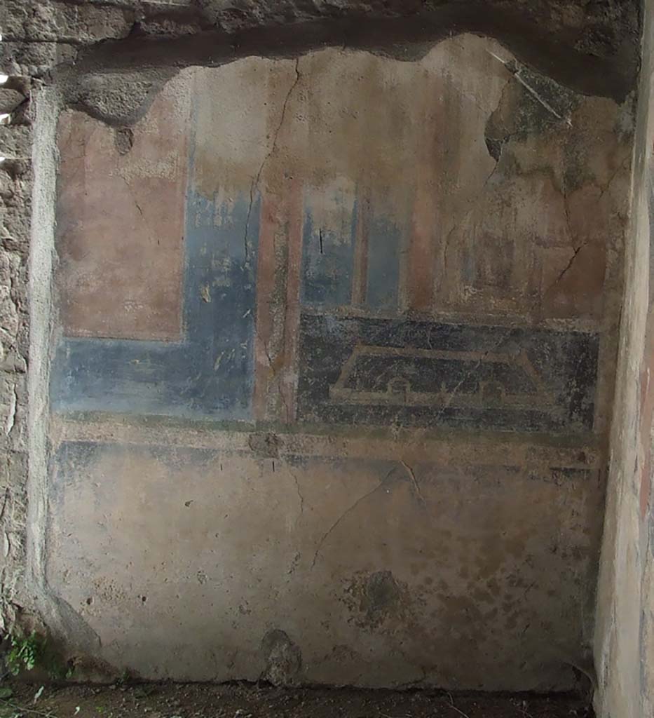VII.3.29 Pompeii. March 2009. Room 10, cubiculum, south wall, with garden painting in black panel at west end.