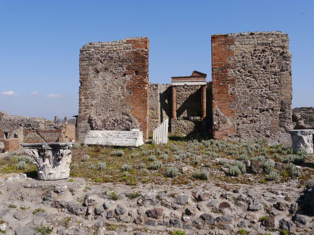 VII.4.1, Pompeii. March 2019. Looking east to cella on upper podium/portico.
Foto Anne Kleineberg, ERC Grant 681269 DÉCOR.

