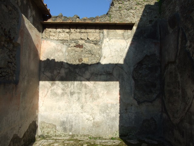 VII.4.31 Pompeii. March 2009. Room 27. Cellar. South east corner.