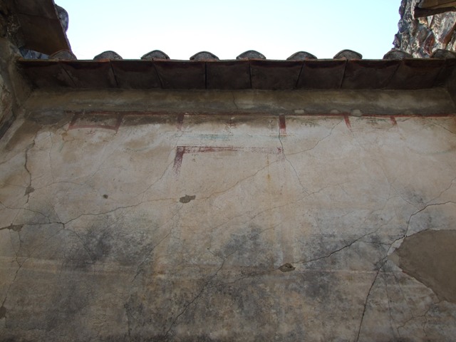 VII.4.31 Pompeii.  March 2009. Room 29. Apsidal Exedra.  East wall.