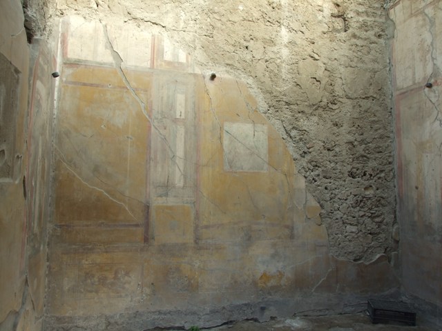 VII.4.31 Pompeii. March 2009. Doorway to Room 12. Oecus.