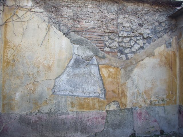 VII.4.31 Pompeii. March 2009. Room 11, steps at north end of corridor, leading to peristyle.
