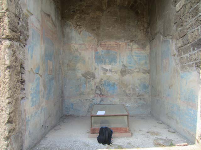 VII.4.31 Pompeii. March 2009. Room 15. North wall.